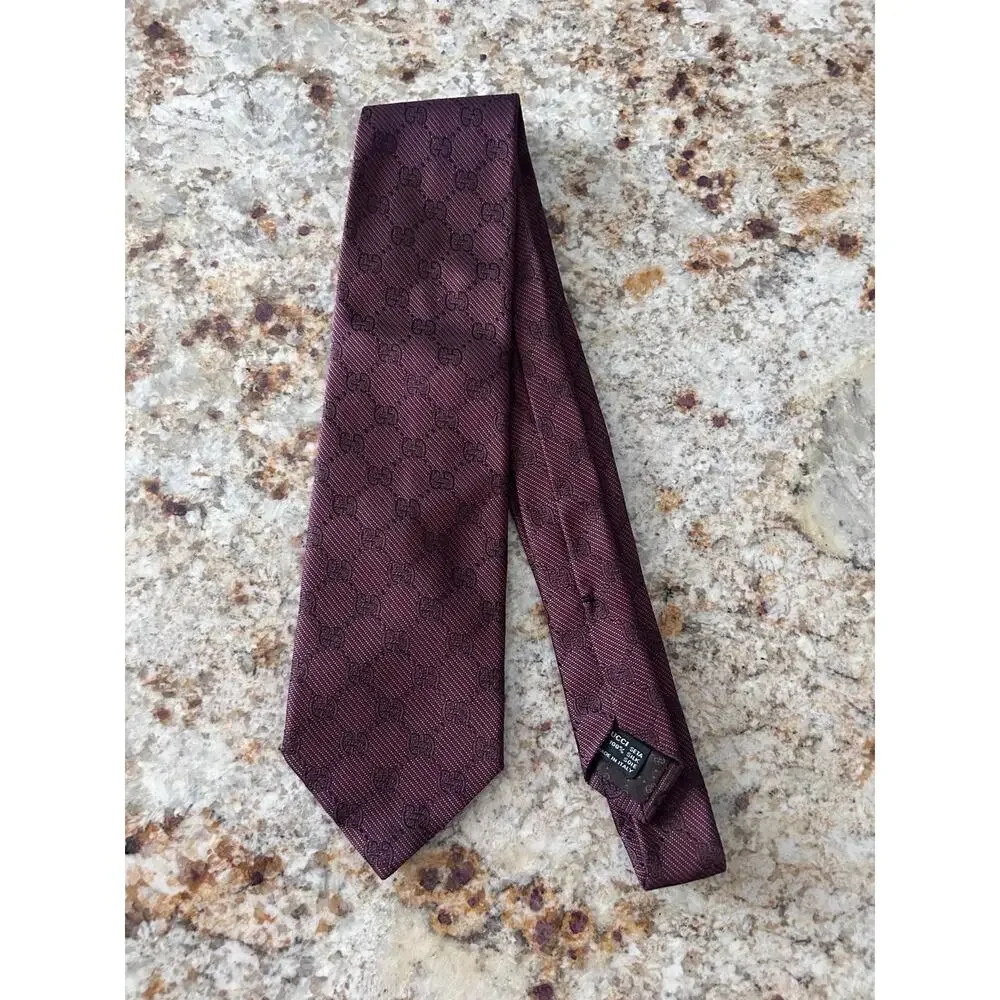 AUTHENTIC GUCCI MONOGRAM GG NECK TIE WINE 3.5” W
